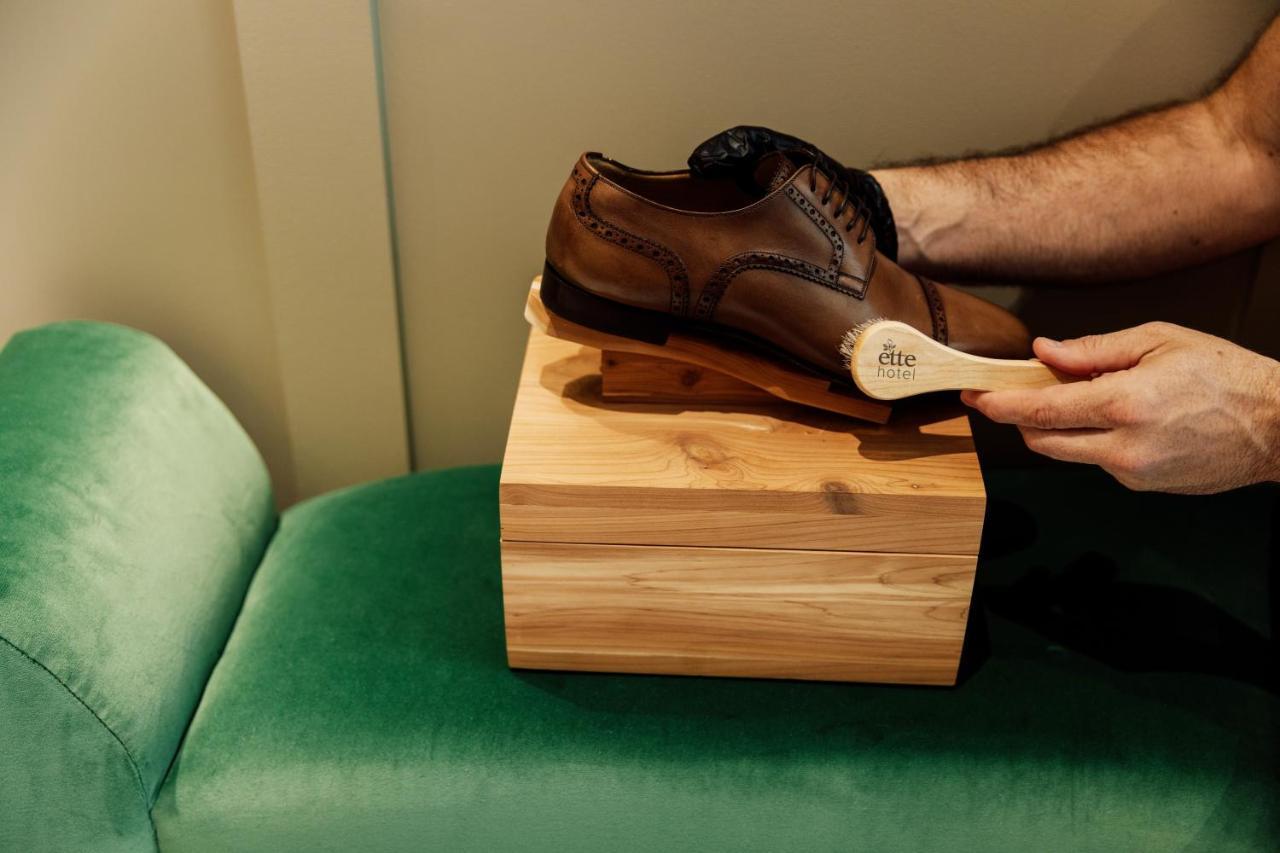 Ette Luxury Hotel & Spa Four Corners Dış mekan fotoğraf Shoe shining