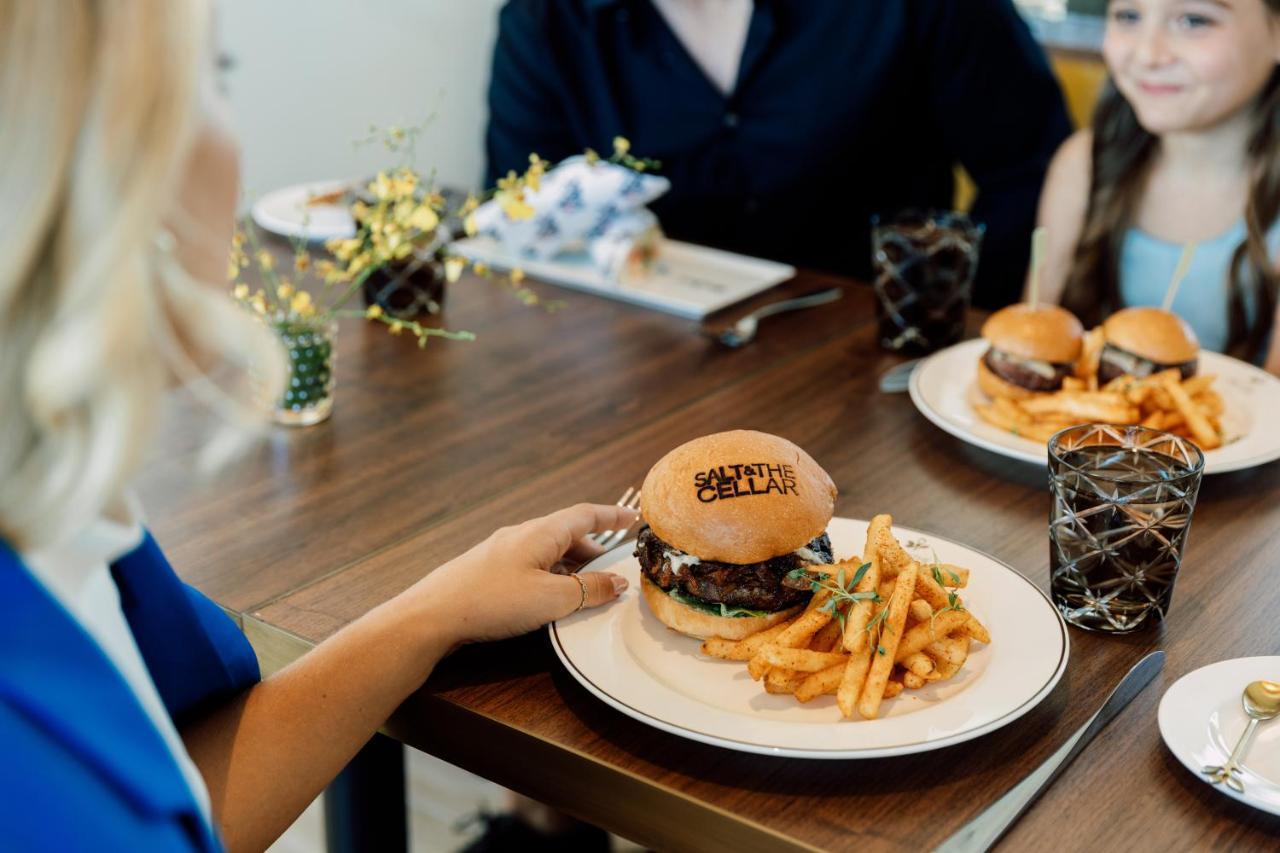 Ette Luxury Hotel & Spa Four Corners Dış mekan fotoğraf A burger at Saint Cellas
