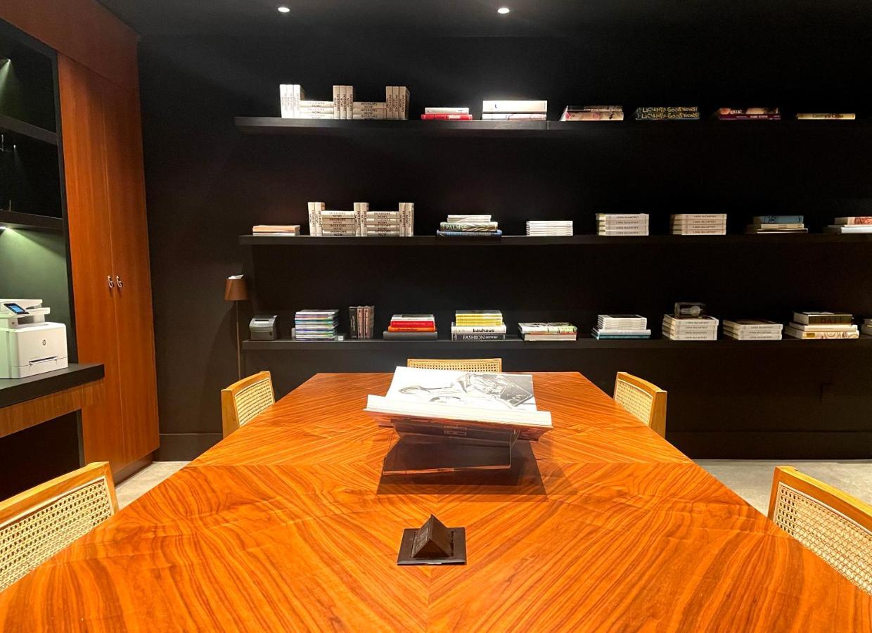 Ette Luxury Hotel & Spa Four Corners Dış mekan fotoğraf The library at the museum