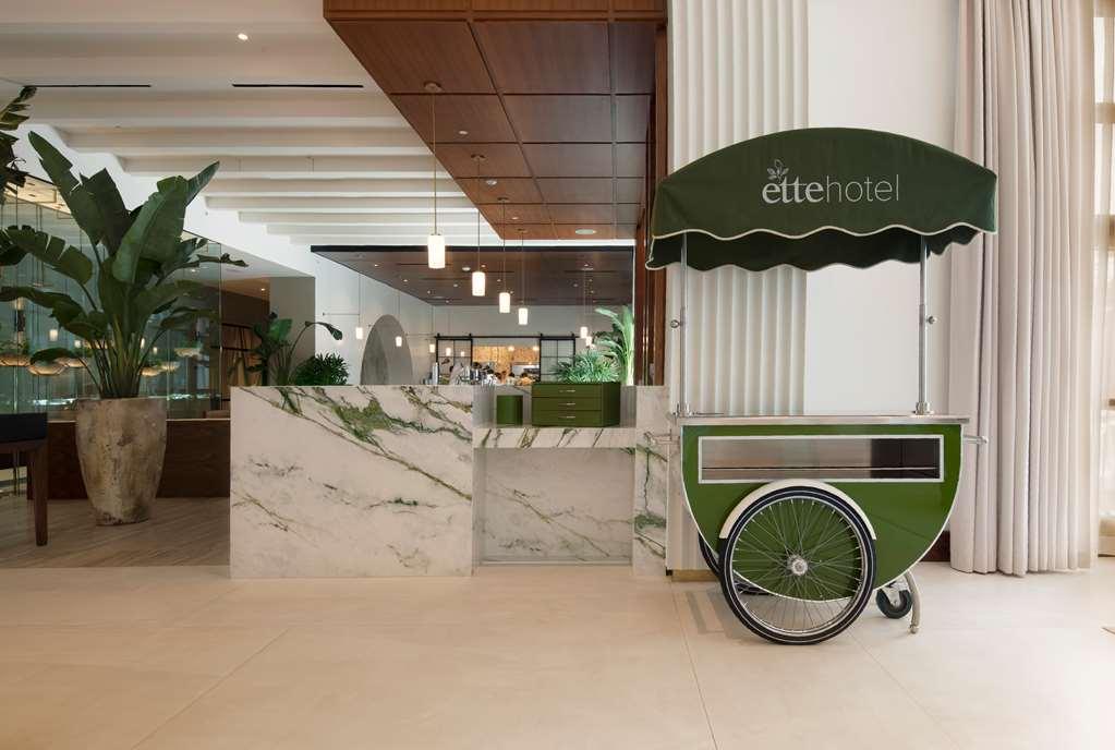 Ette Luxury Hotel & Spa Four Corners İç mekan fotoğraf A mobile coffee cart