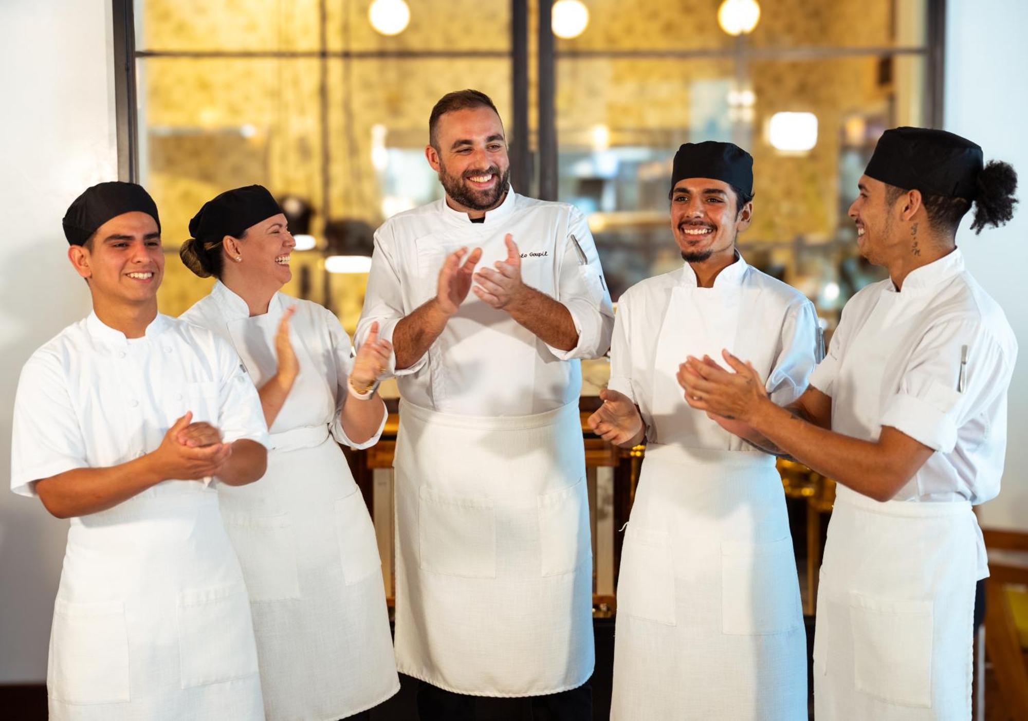 Ette Luxury Hotel & Spa Four Corners Dış mekan fotoğraf Chef and his team