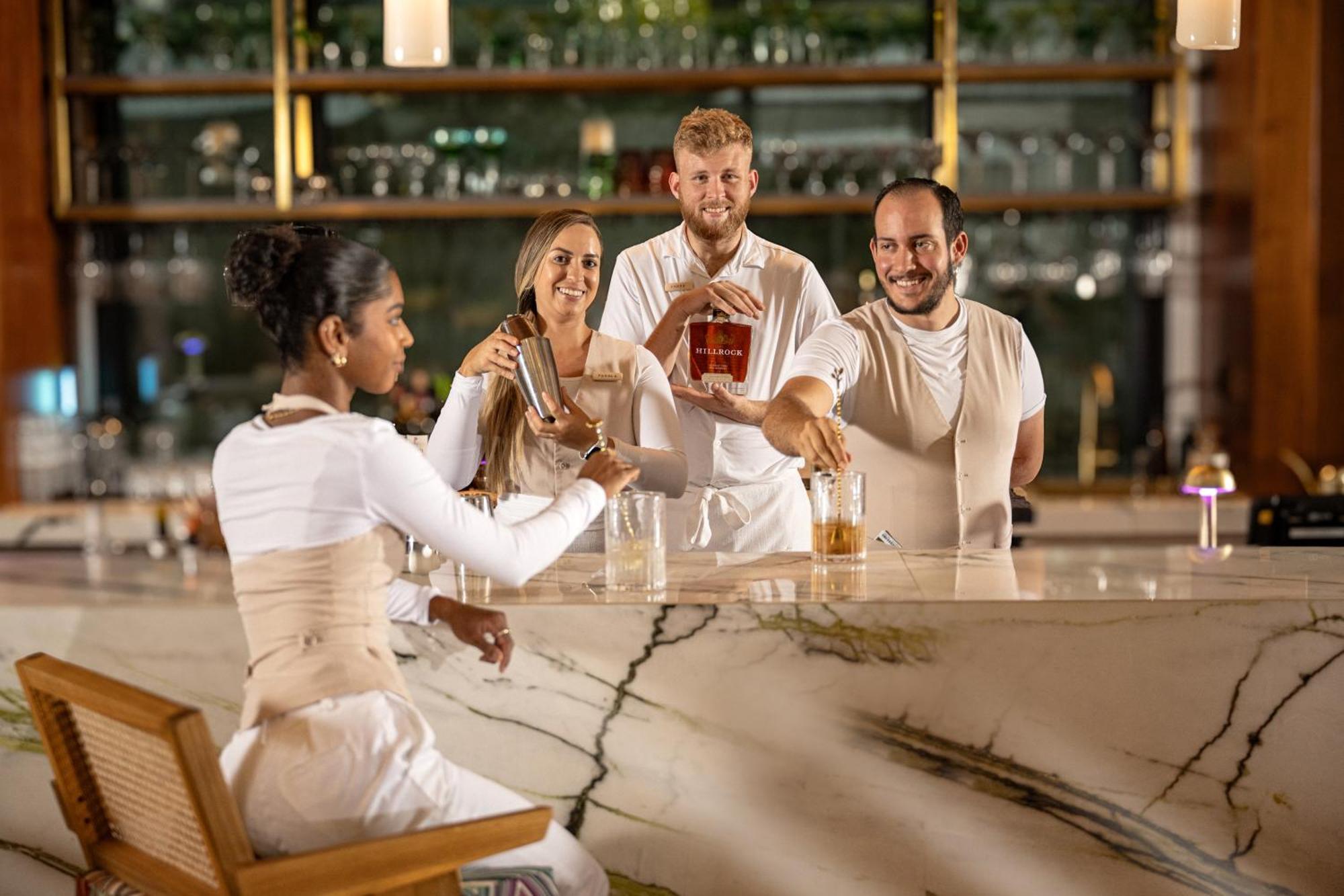 Ette Luxury Hotel & Spa Four Corners Dış mekan fotoğraf The bar at the hotel